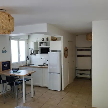 アパート Avec Terrasse Et Stationnement Aerien - Plages Et Bourg A Pieds *